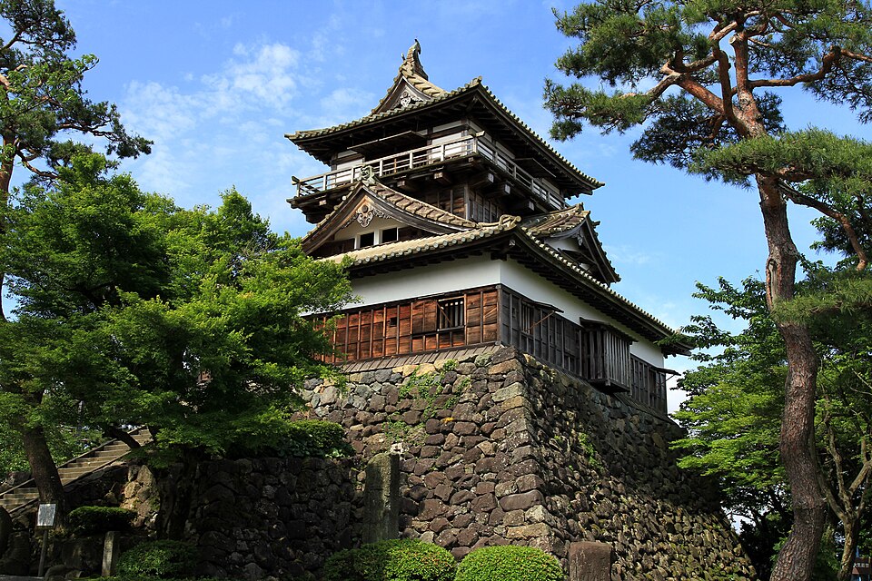 ปราสาทมารุโอกะ — Maruoka Castle