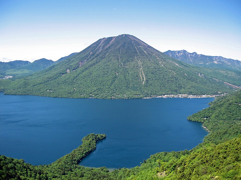 ทะเลสาบชูเซ็นจิ — Lake Chūzenji