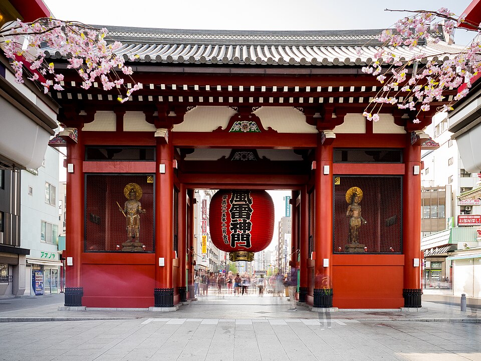 อาซากุสะและวัดเซนโซจิ — Kaminarimon